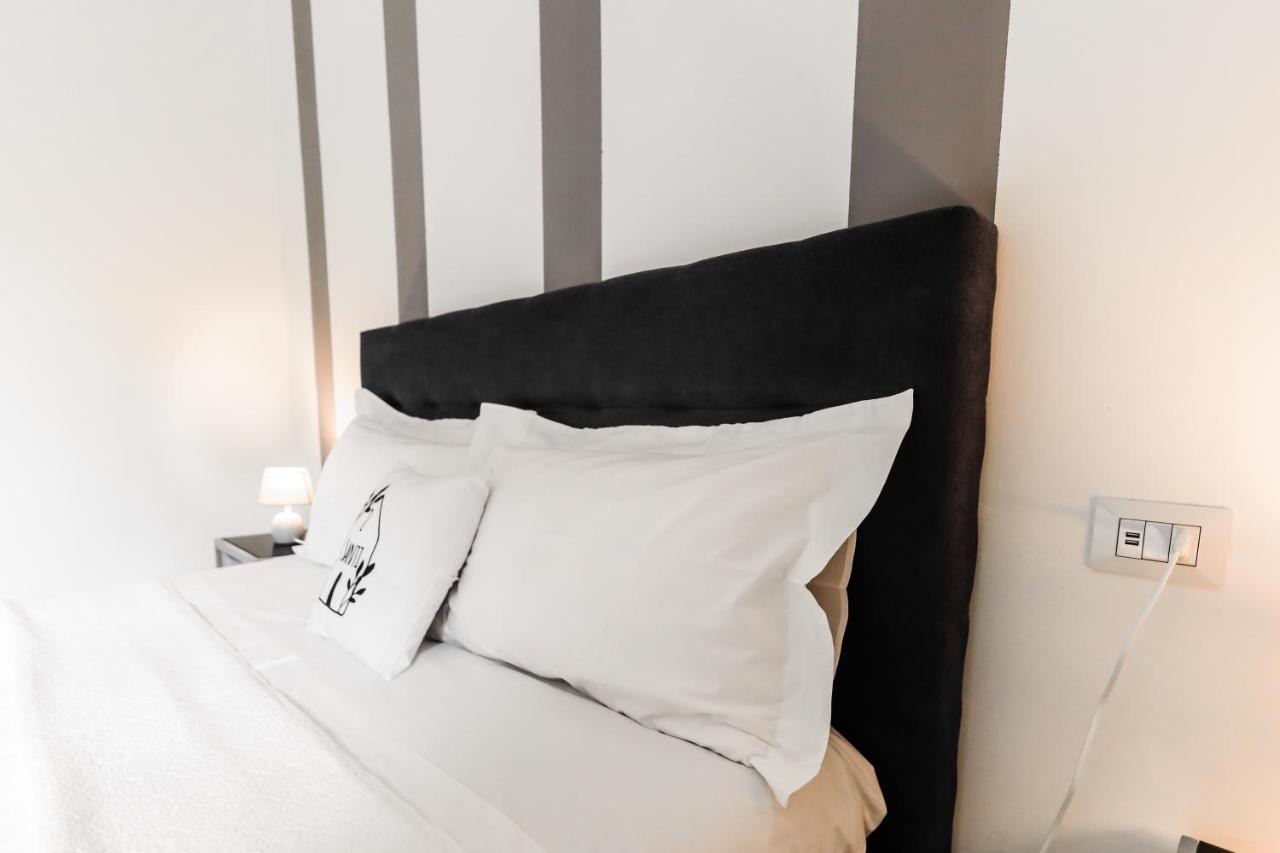 2 Santi - Suite And Rooms Lecce Exterior foto